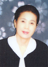 프랑스서 닥종이 인형전 갖는 최옥자 씨